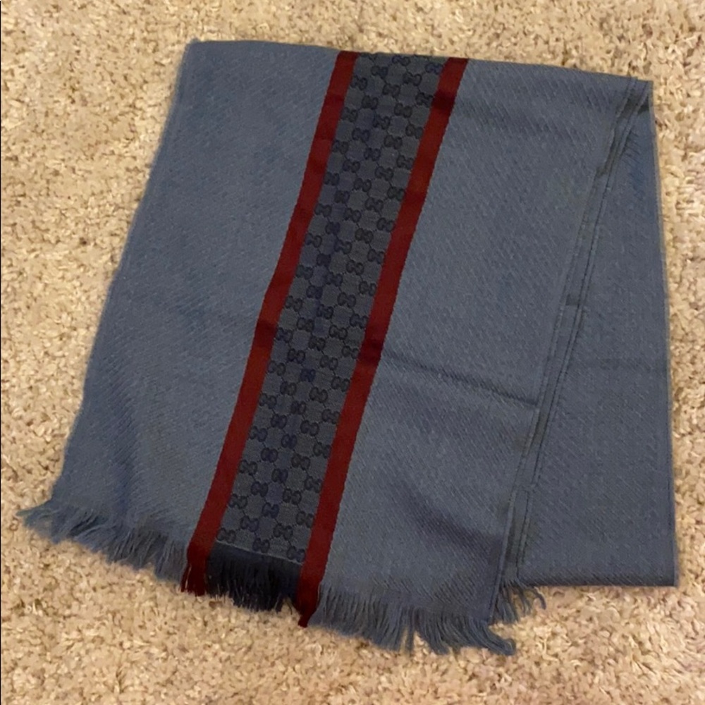 Auth Gucci Guccisima wool silk scarf - Picture 2 of 5